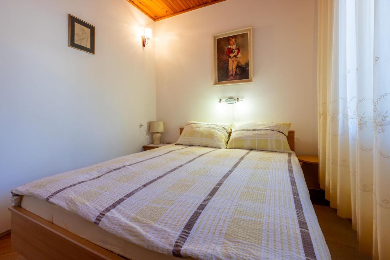 Apartments Hinic Selce Buitenkant foto
