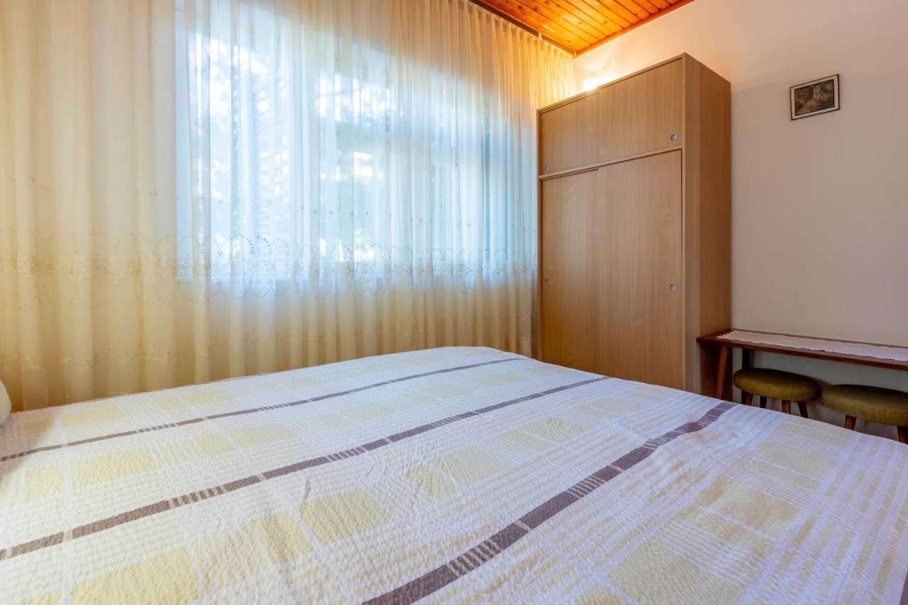 Apartments Hinic Selce Buitenkant foto